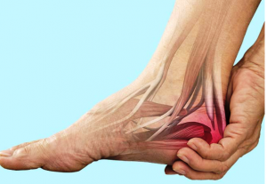 एड़ियों में होता है दर्द तो ये 5 देसी नुस्खे आ सकते हैं आपके काम