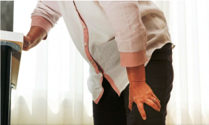 आपके पेरेंट्स हड्डियों और जोड़ों के दर्द से परेशान हैं, तो ये 5 हर्ब्स दे सकती हैं उन्‍हें राहत