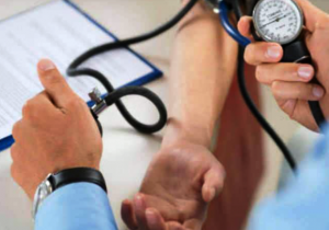 High BP & Coronavirus: हाई ब्लड प्रेशर के मरीजों को कोरोना संक्रमण का खतरा ज्यादा, जानिए कैसे करें बचाव