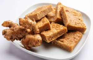 Ginger Barfi Recipe: अदरक की बर्फी सर्दियों में करती है इम्युनिटी बूस्टर का काम, ये रहा बनाने का आसान तरीका