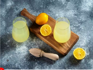 Boiled Lemon Water: इम्युनिटी बूस्ट करने के लिए उबले नींबू का पानी है बेस्ट, इस समय पीने से मिलेगा फायदा