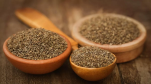 Ajwain Ark Benefits: वेट लॉस करने के साथ ही इम्युनिटी बढ़ाएगा अजवाइन का रस, जानें इसे पीने के फायदे