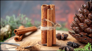 Cinnamon For Skin: स्किन को ग्लोइंग बनाने में बेहद कारगर है दालचीनी, इन तरीकों से करें इसका इस्तेमाल
