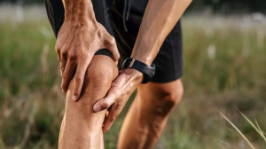 जोड़ों का दर्द हो सकता है Uric Acid बढ़ने का संकेत, कंट्रोल करने के लिए डाइट में शामिल करें ये फूड्स