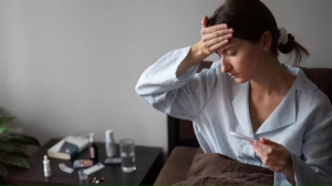 बदलते मौसम में इम्यूनिटी हो सकती है कमजोर, मौसमी इंफेक्शन से बचने के लिए ऐसे रखें खुद का ख्याल