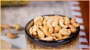 इस बीमारी के मरीजों के लिए फायदेमंद है काजू, जानें कब और कैसे करें सेवन