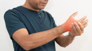 Numbness Remedies: क्या आपके भी हाथ-पैर अकसर हो जाते हैं सुन्न, तो लें इन घरेलू उपायों का सहारा