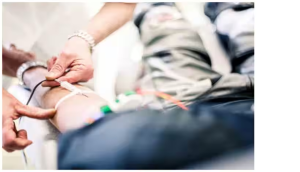 कभी सोचा है गलत ब्लड ग्रुप का खून चढ़ाने पर क्या होगा? आइए डॉक्टर से जानें