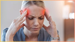 असहनीय होता है क्लस्टर सिरदर्द! जानें लक्षण और स्वामी रामदेव से जानें उपाय