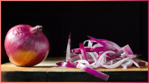 इन 2 अंगों के लिए बेहद फायदेमंद है प्याज का सेवन, प्रीबायोटिक्स की तरह करता है काम