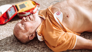 Heat wave and heart attack : लू लगने से आ सकता है हार्ट अटैक, डॉक्टर से जानें लक्षण और बचाव के तरीके