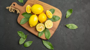 खाने का स्वाद बिगाड़ सकता है नींबू के साथ इन फूड आइटम्स का कॉम्बिनेशन, आज ही बनाएं इनसे दूरी