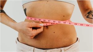 30 दिनों में छूमंतर हो जाएगी पेट के आसपास जमी चर्बी, हर रोज फॉलो करें ये जादुई टिप्स