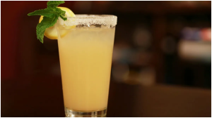 गर्मियों में हर रोज पीते हैं नींबू पानी? जान लीजिए इस ड्रिंक को पीने के साइड इफेक्ट्स