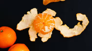 इस फल का छिलका ऐसे चबाया तो दिल हो जाएगा हैप्पी, बोलेगा- मोगैम्बो खुश हुआ