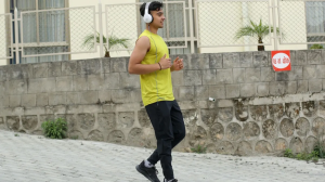 क्या उल्टा चलने यानी Reverse Walking से भी सेहत को मिलते हैं फायदे...जानें क्या कहते हैं एक्सपर्ट?