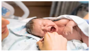 बच्चे को जन्म के बाद क्यों दी जाती है विटामिन डी की खुराक? डॉक्टर से जानें