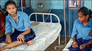 बारिश में पड़ रही है भीषण गर्मी, स्कूल में बच्चे हो रहे हैं बेहोश, डॉक्टर से जानिए किन बातों का रखें ख्याल