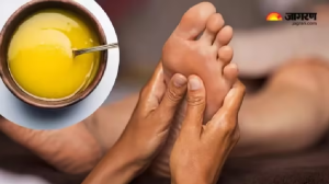 स्किन हो जाएगी सॉफ्ट, थकान हो जाएगी दूर, बस रोज रात को कर लें देसी घी की मालिश