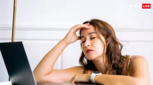 महिलाओं की प्रेग्नेंसी से लेकर पीरियड्स तक पर पड़ रहा बिजी लाइफस्टाइल का असर, जान लें कैसे करें बचाव
